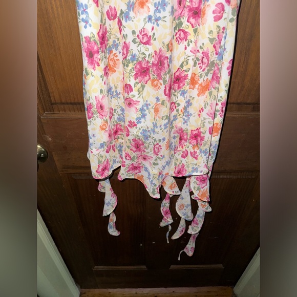 Jessica Simpson floral dresses - Picture 4 of 4